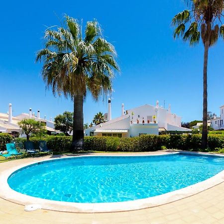 Small Villa 4Pax -Shared Pool @ Homesbyfc 阿尔布费拉 外观 照片