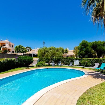 Small Villa 4Pax -Shared Pool @ Homesbyfc 阿尔布费拉 外观 照片