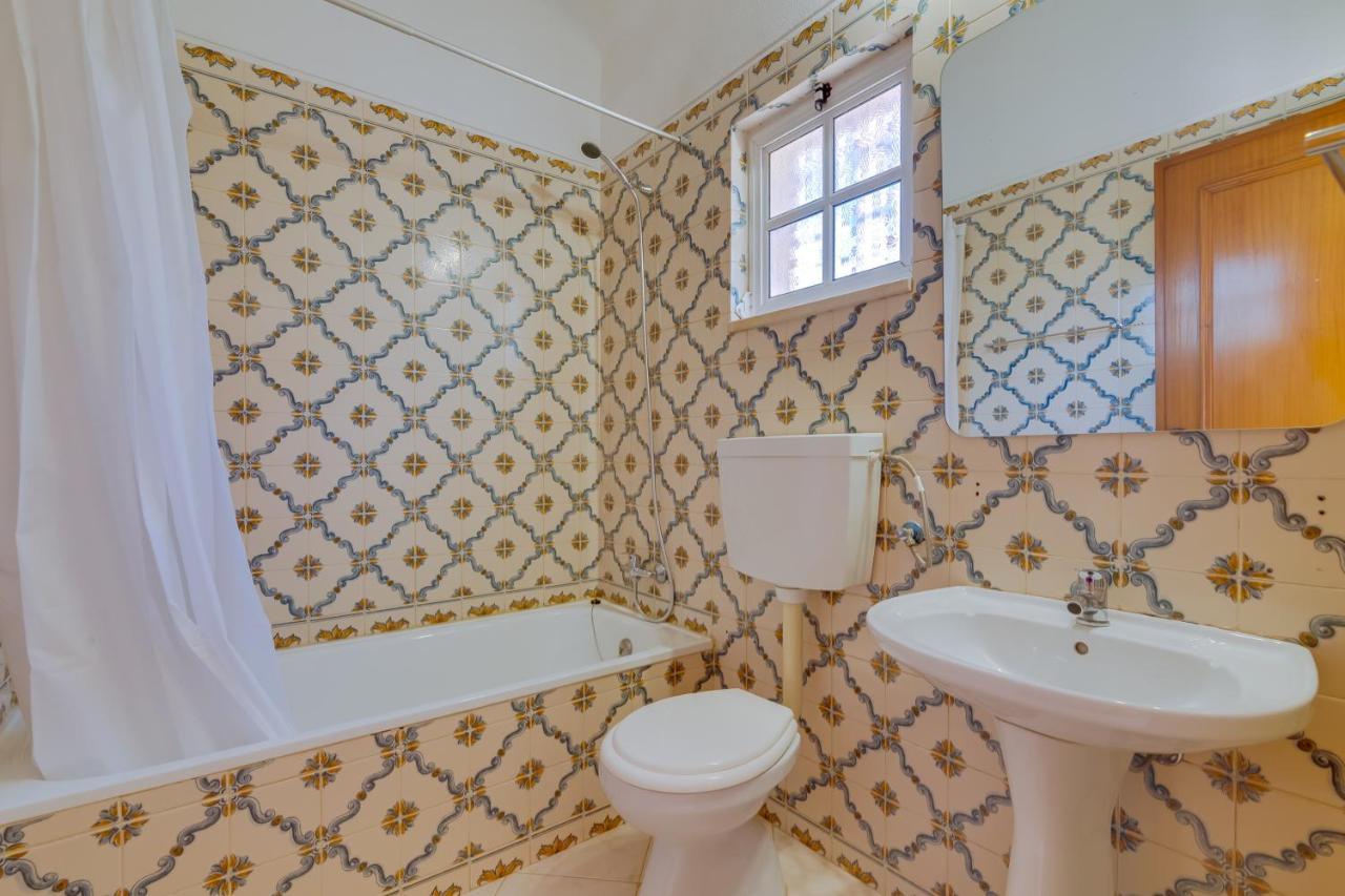 Small Villa 4Pax -Shared Pool @ Homesbyfc 阿尔布费拉 外观 照片