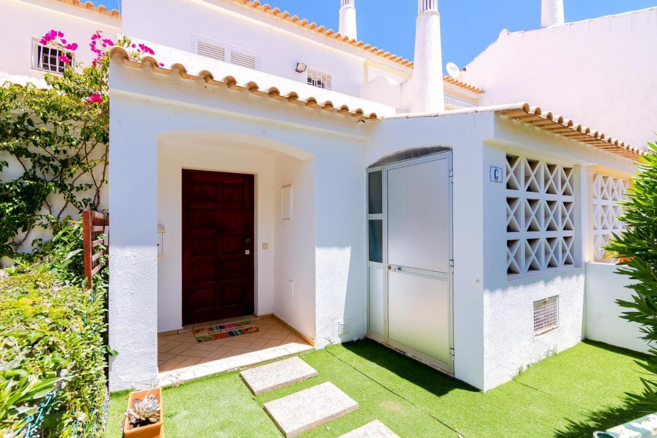Small Villa 4Pax -Shared Pool @ Homesbyfc 阿尔布费拉 外观 照片