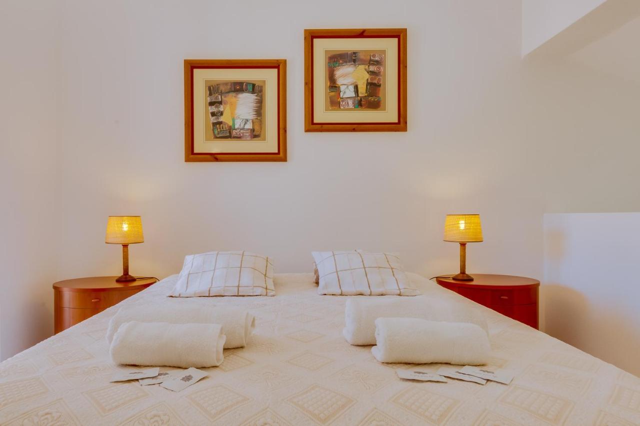 Small Villa 4Pax -Shared Pool @ Homesbyfc 阿尔布费拉 外观 照片