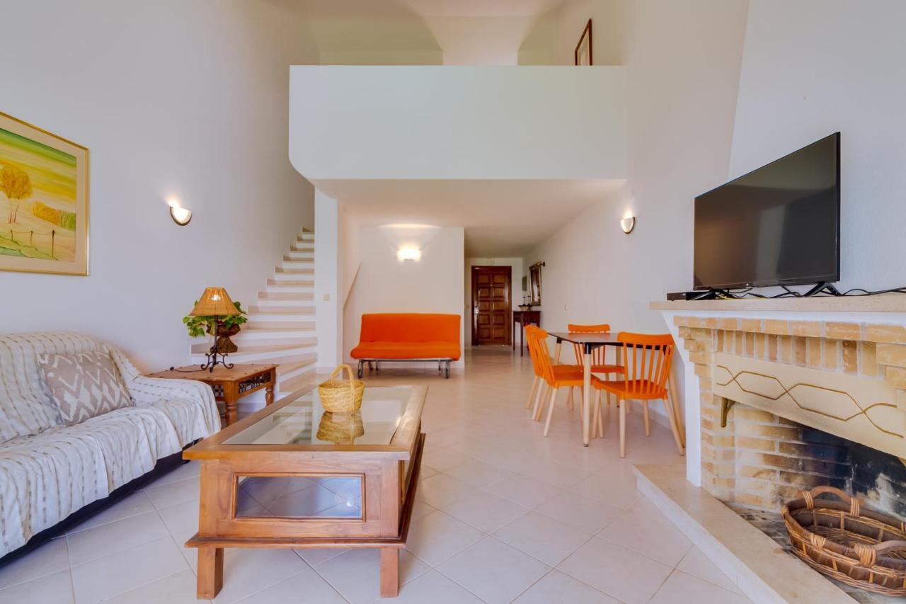 Small Villa 4Pax -Shared Pool @ Homesbyfc 阿尔布费拉 外观 照片