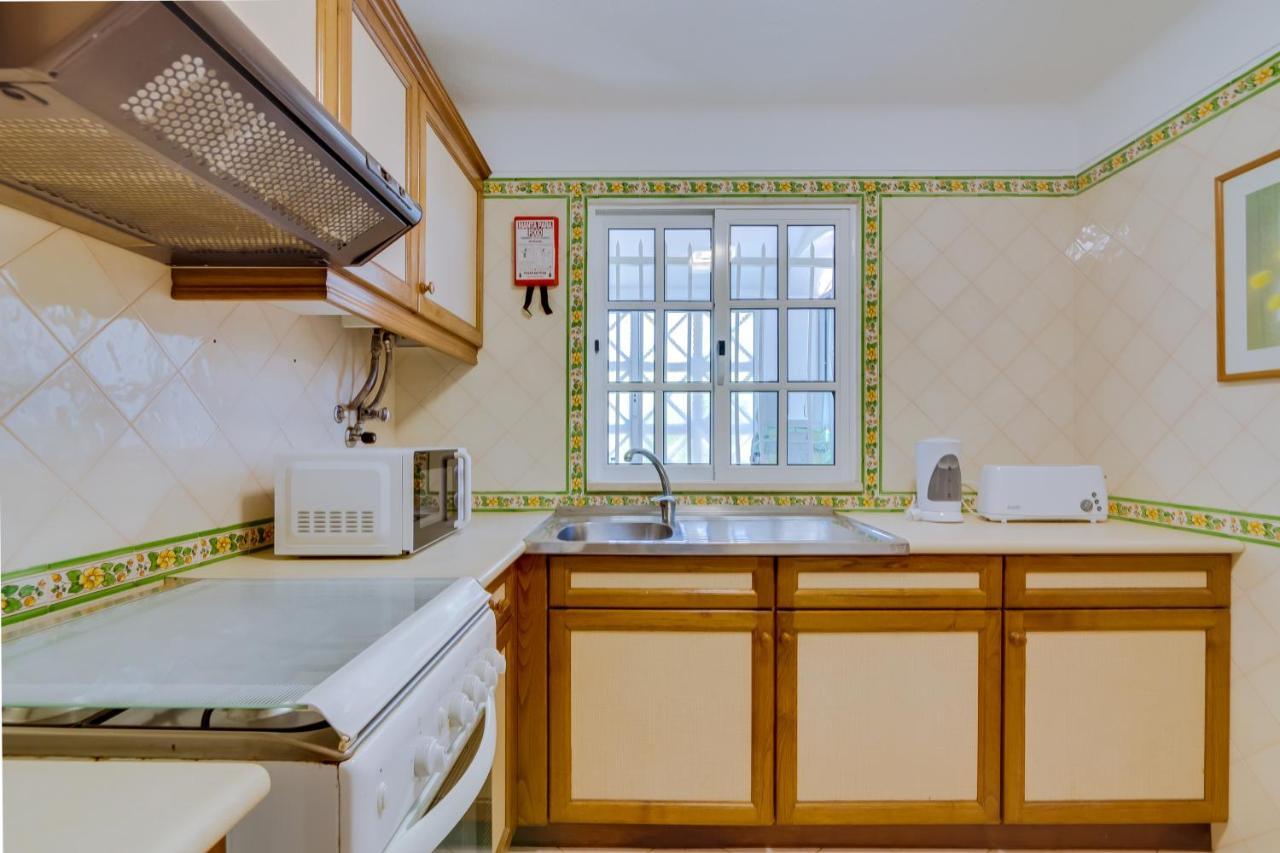 Small Villa 4Pax -Shared Pool @ Homesbyfc 阿尔布费拉 外观 照片